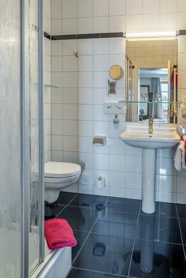 Hotel Neuer Am 3*